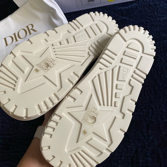 Brand new in box Dway Dior Slides 38.5 - Picture 2 of 2